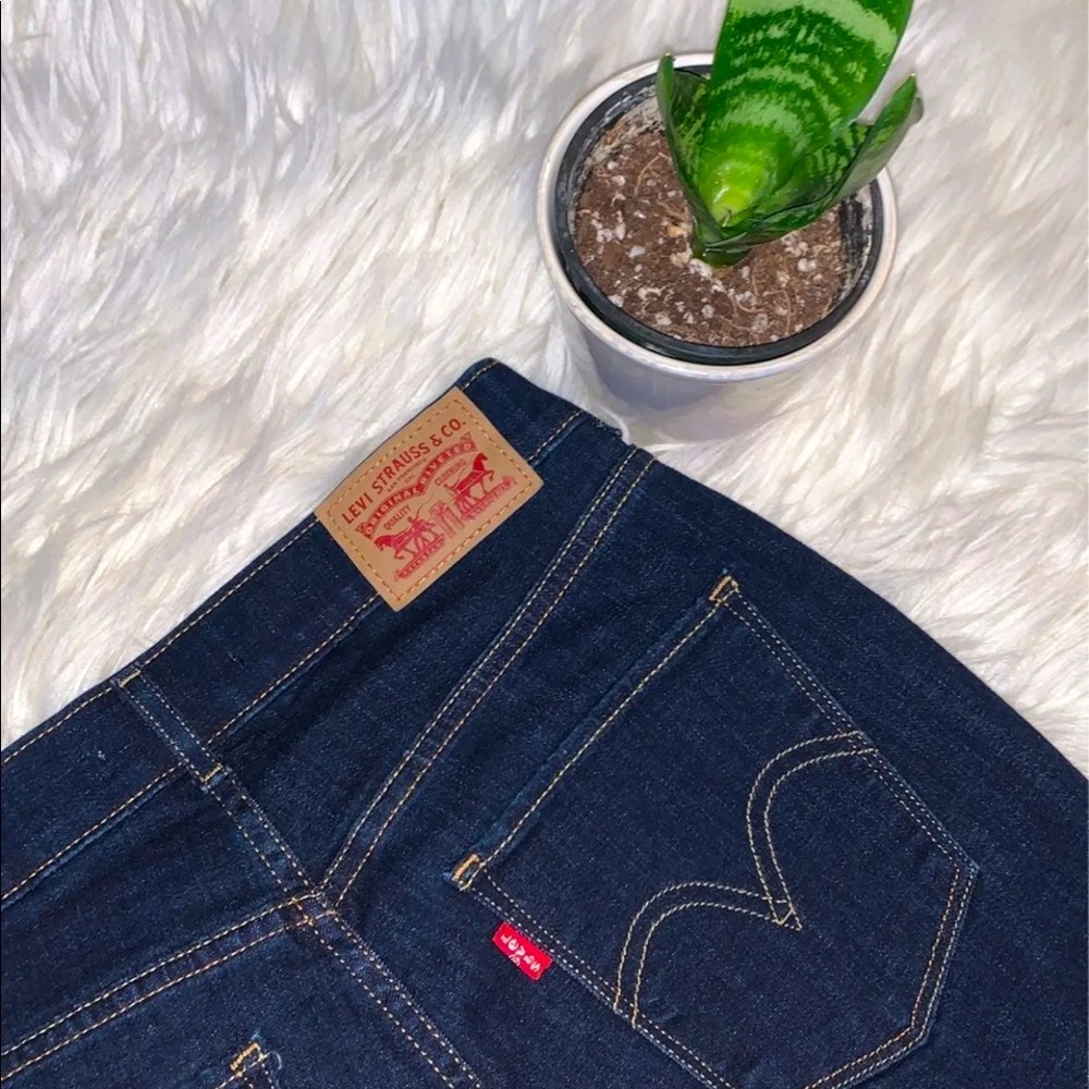 Levi’s women’s Dark boot cut jeans